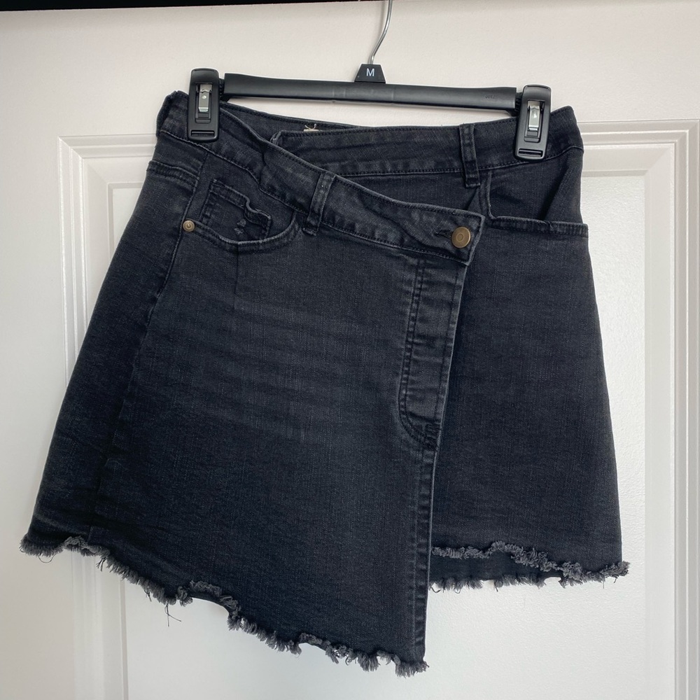 Dillards “Chelsea and Violet” black denim skirt
